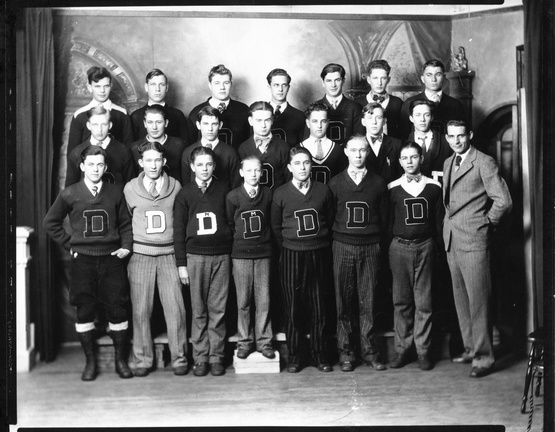 img110 [1929 Letterman Club]